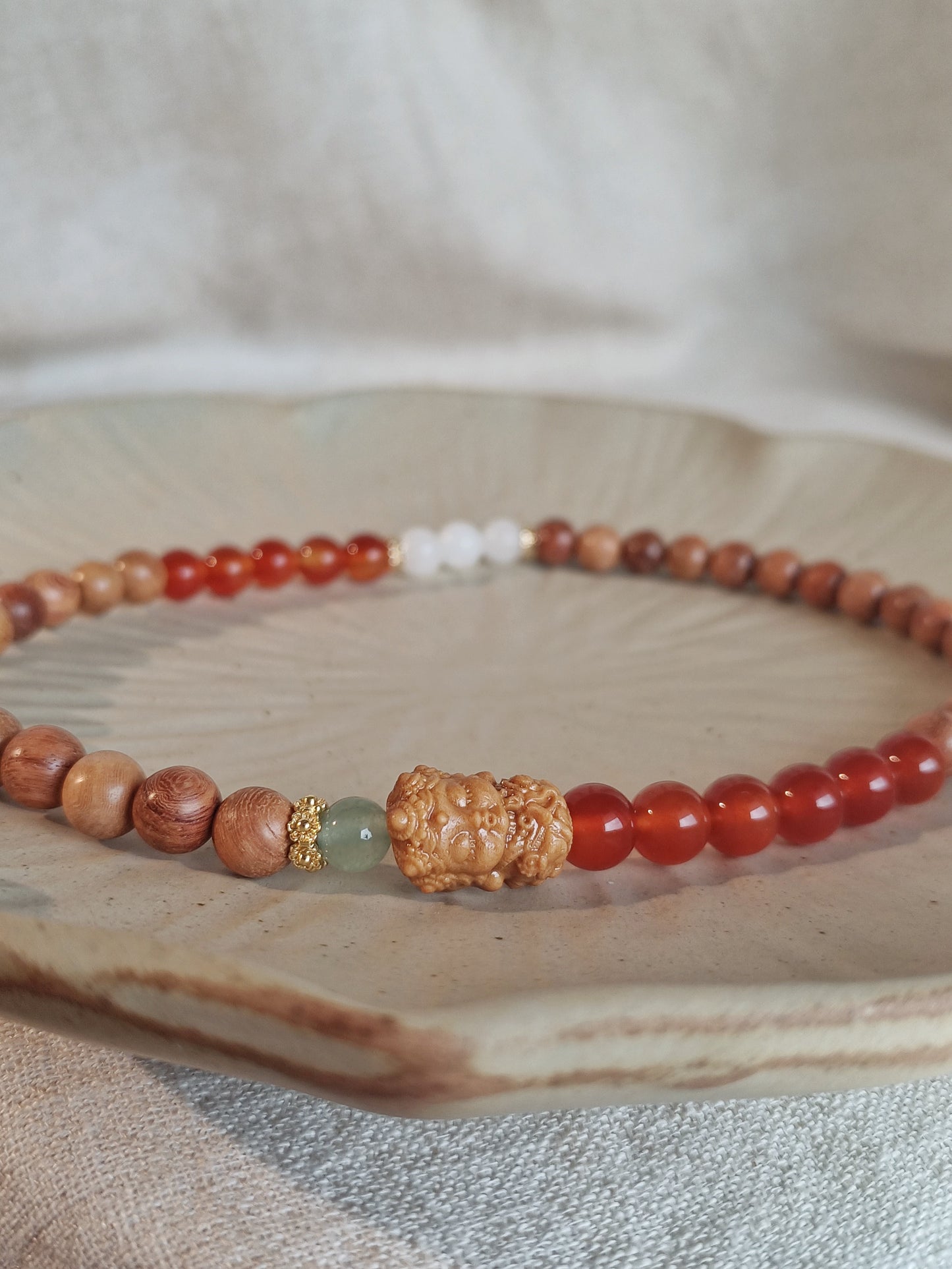 Double-Strand Agate & Sandalwood Tara Bracelet – Modern Chinese Elegance